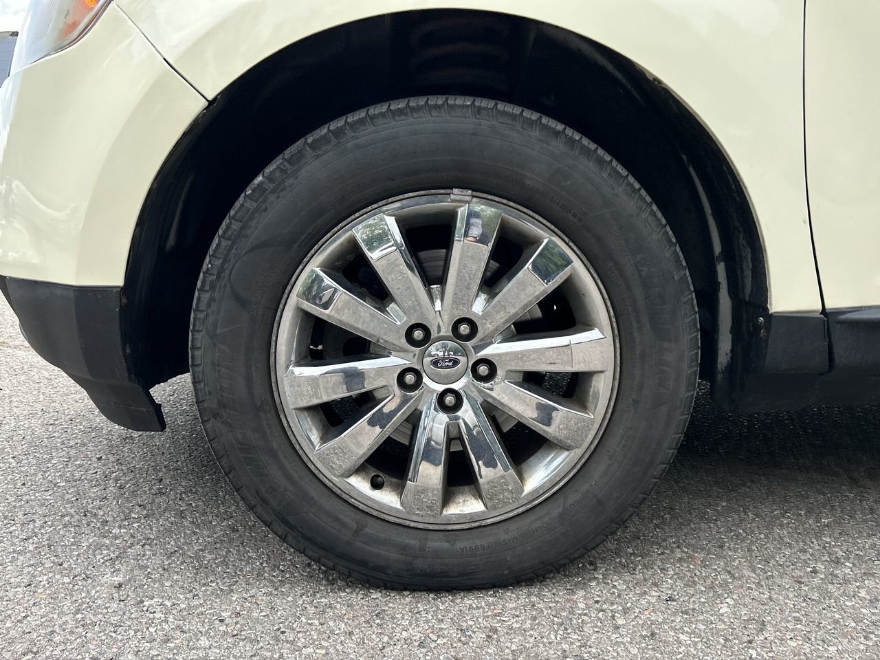 Used 2008 White Ford Limited 4D Utility AWD image 18