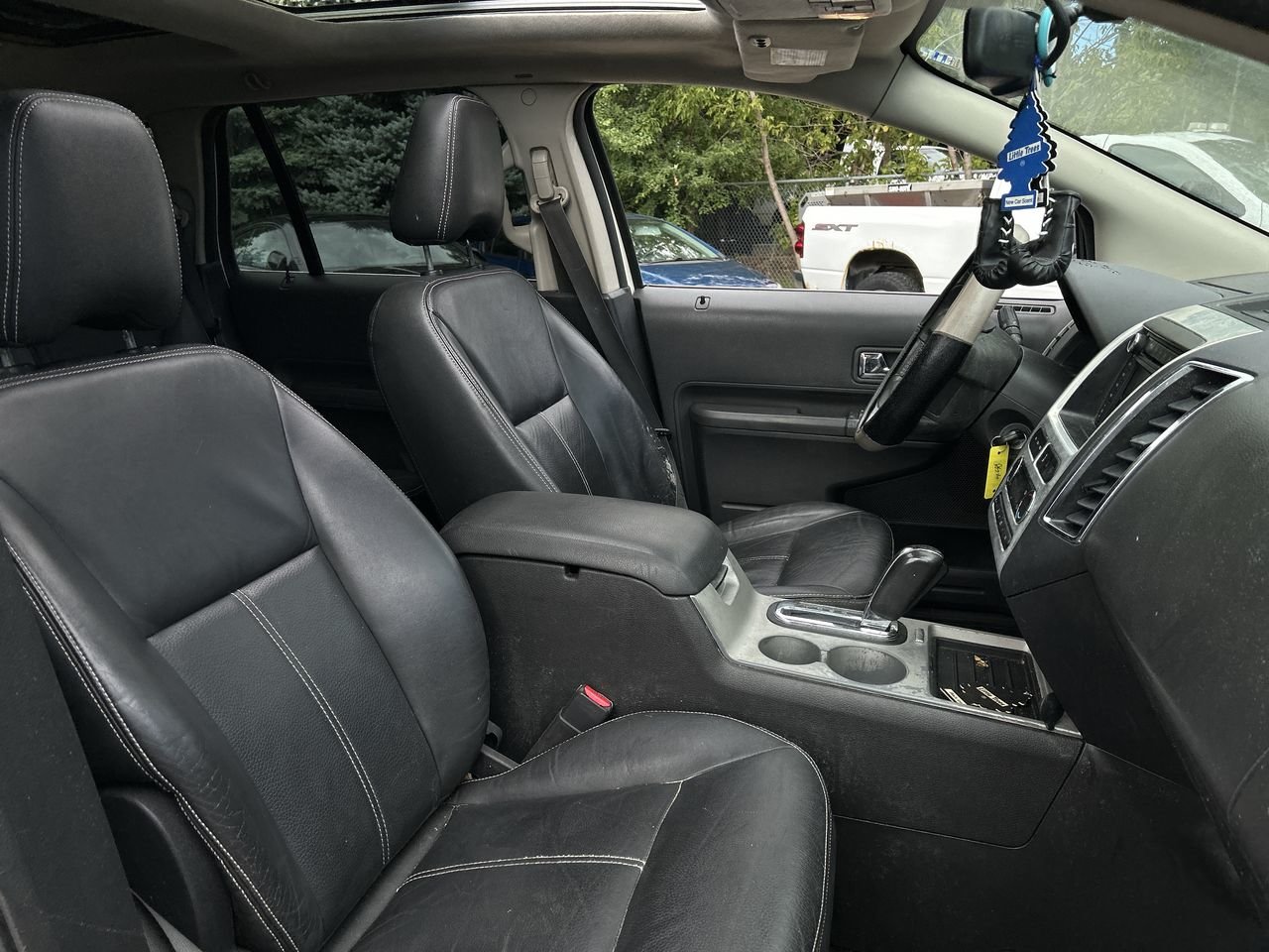 Used 2008 White Ford Limited 4D Utility AWD image 33