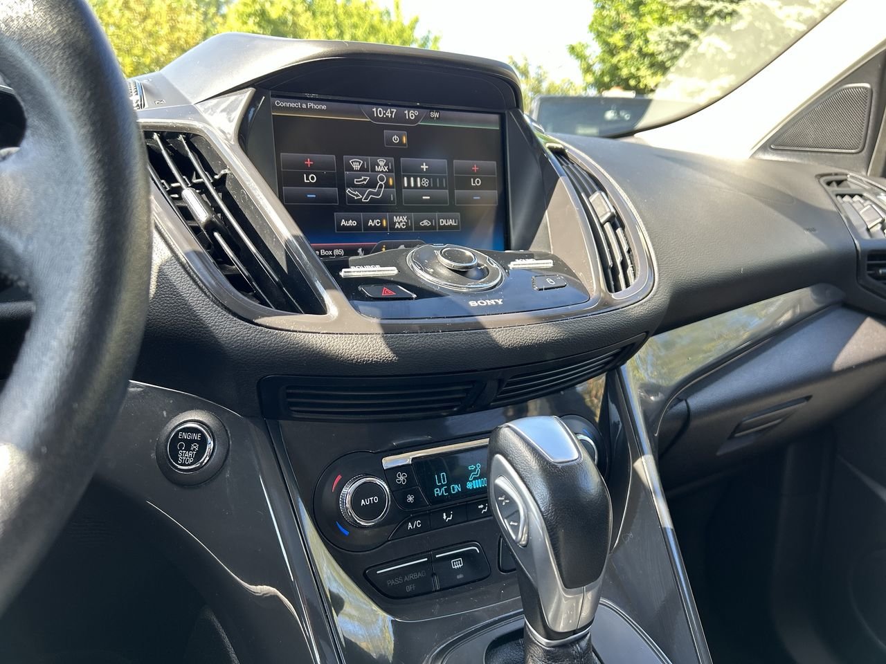 Used 2014 Black Ford Titanium - FWD image 29