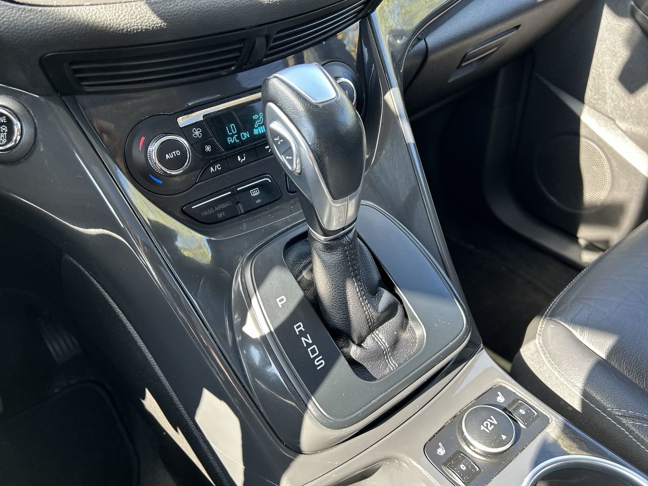 Used 2014 Black Ford Titanium - FWD image 28