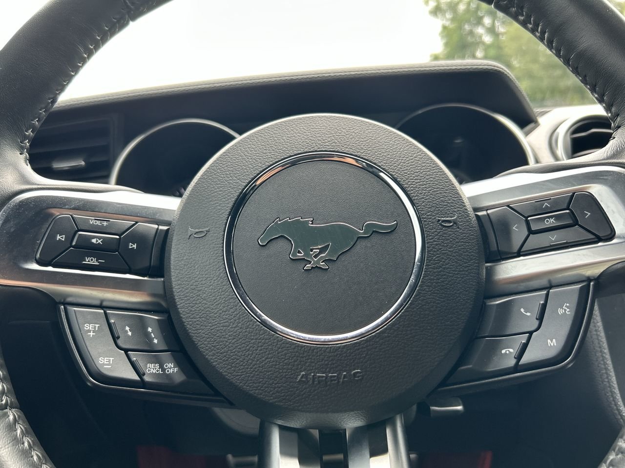 Used 2018 Oxford White Ford GT Premium image 22