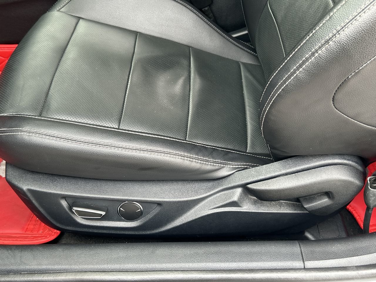 Used 2018 Oxford White Ford GT Premium image 20
