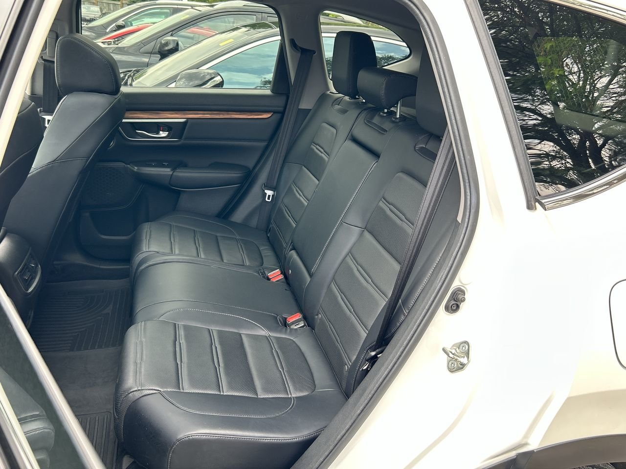 Used 2017 White Diamond Pearl Honda Touring image 31