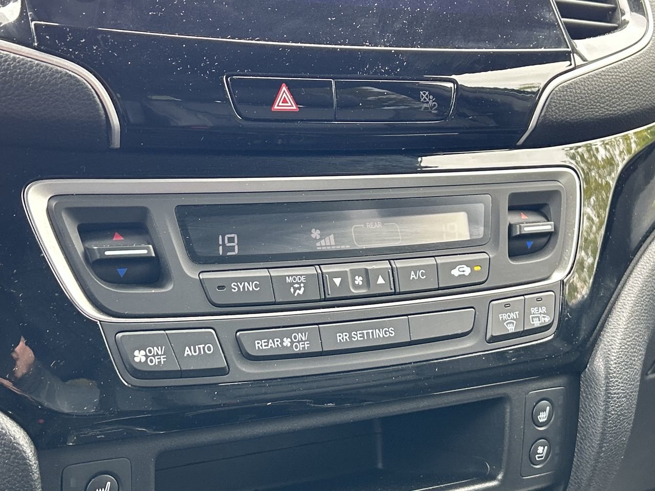 Used 2019 White Honda Touring image 27