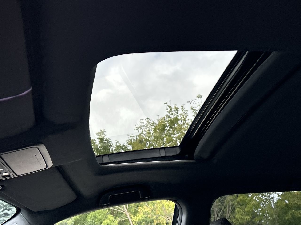 Used 2019 White Honda Touring image 30