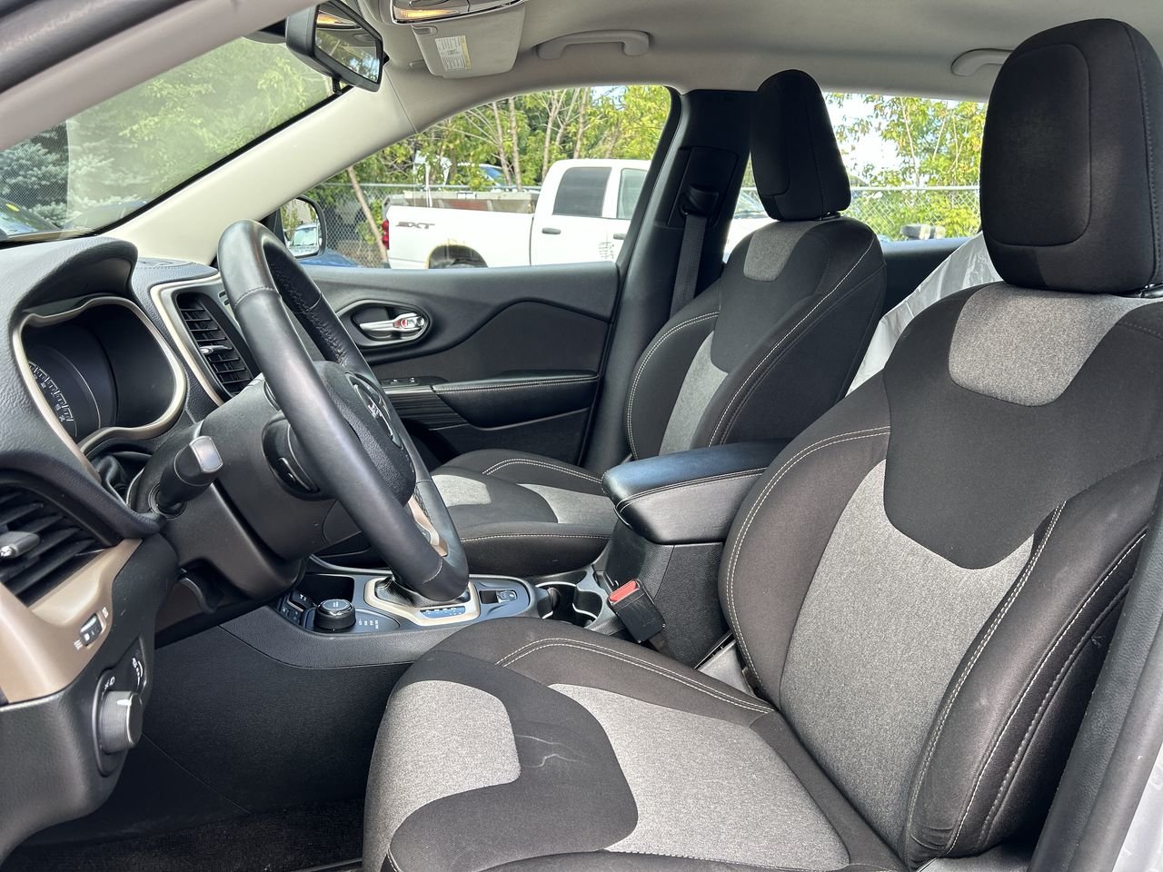 Used 2015 Silver Jeep 4x4 Sport image 19