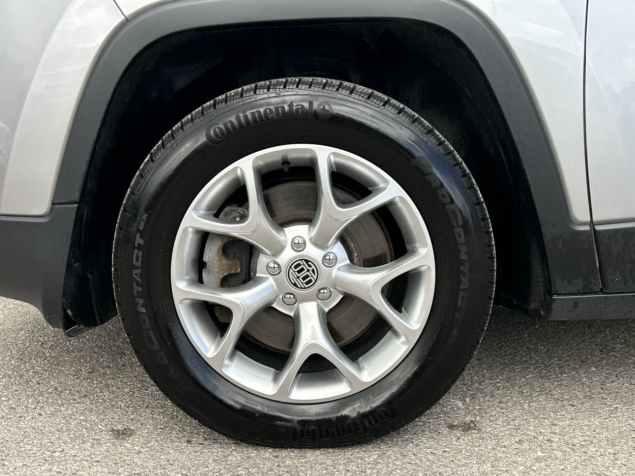 Used 2015 Silver Jeep 4x4 Sport image 18