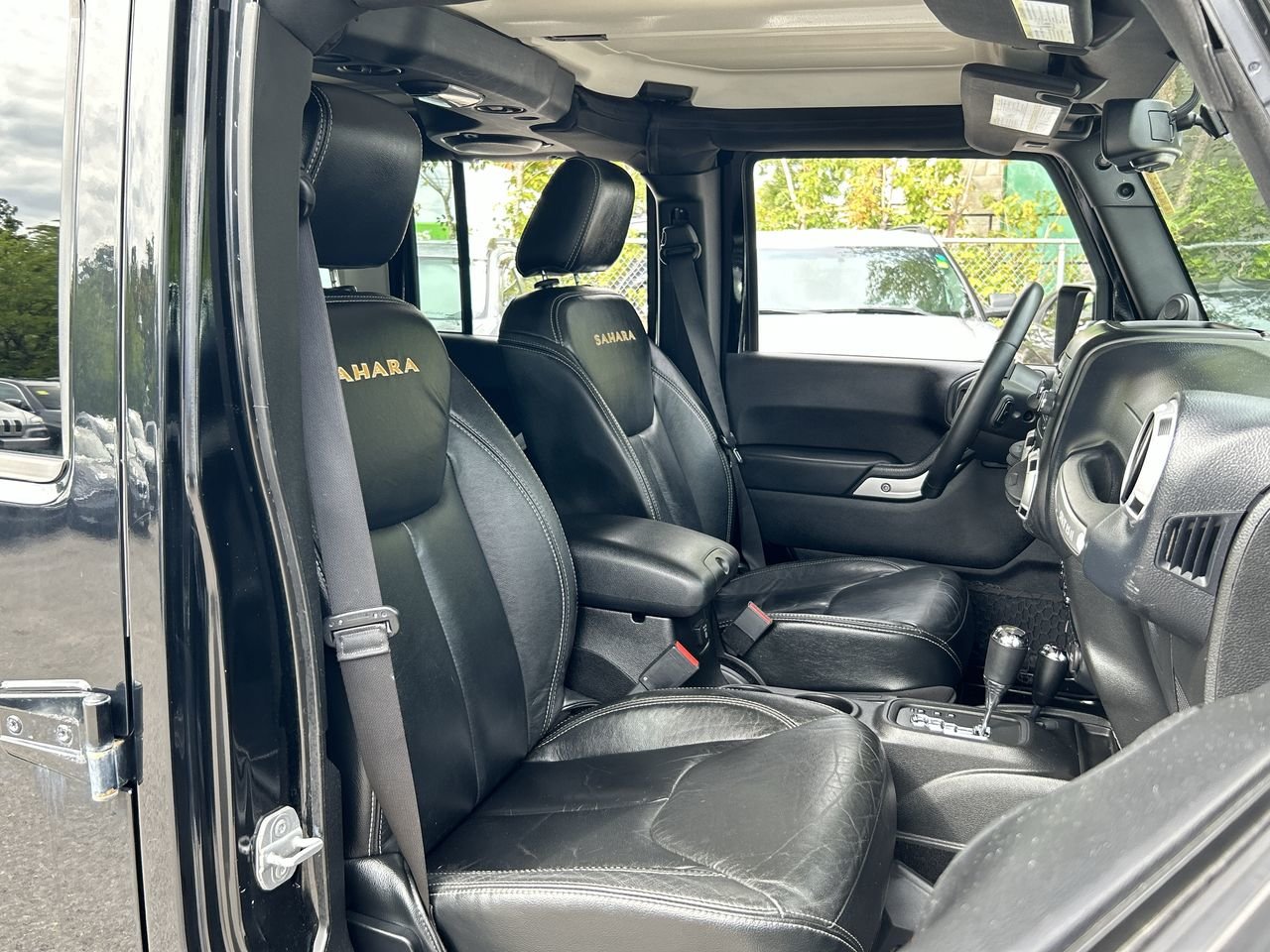 Used 2013 Black Jeep Sahara 4D Utility 4WD image 30