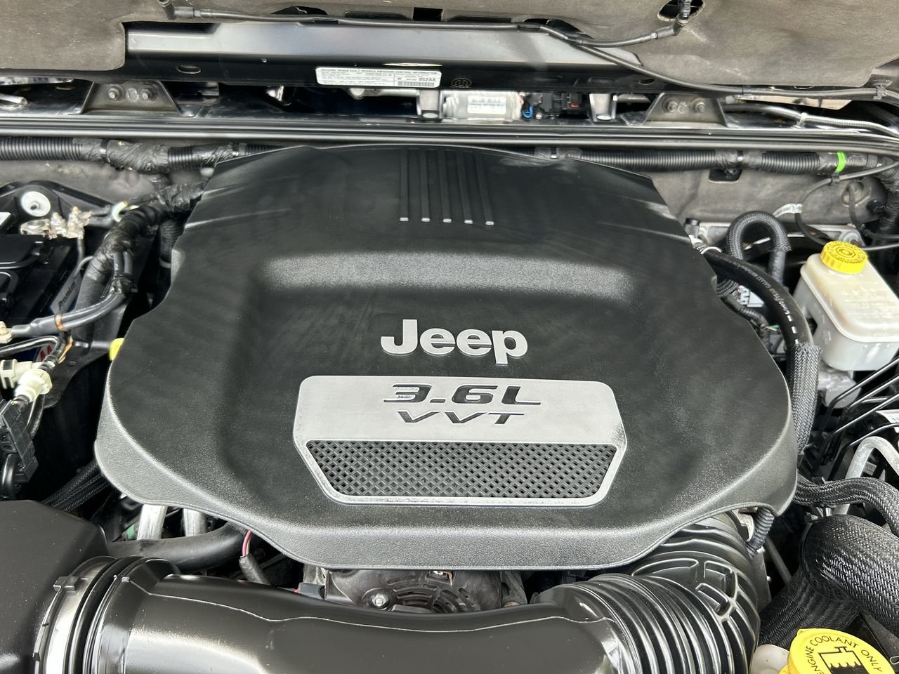 Used 2013 Black Jeep Sahara 4D Utility 4WD image 31