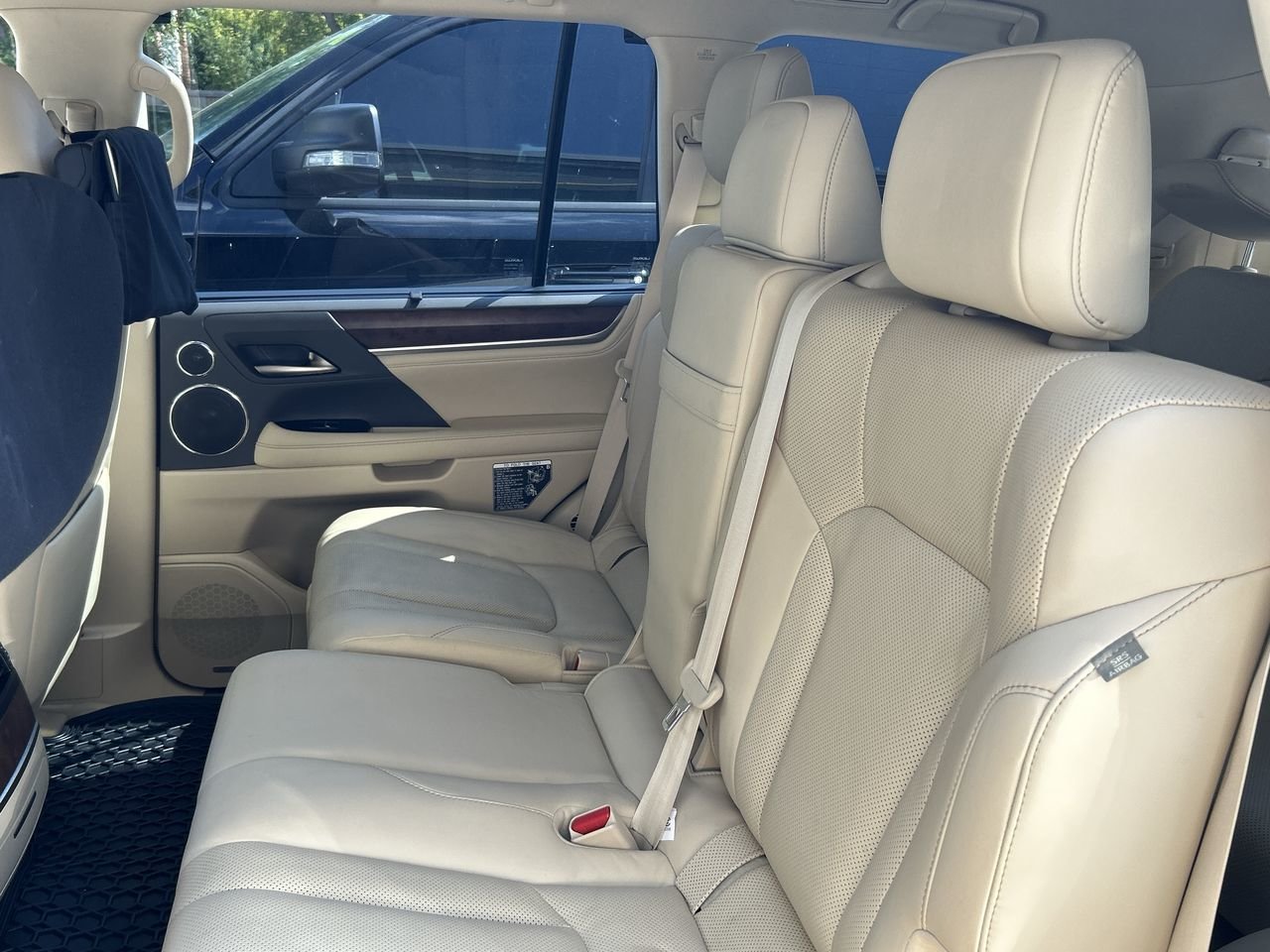 Used 2016 Satin Cashmere Met Lexus 570 image 31