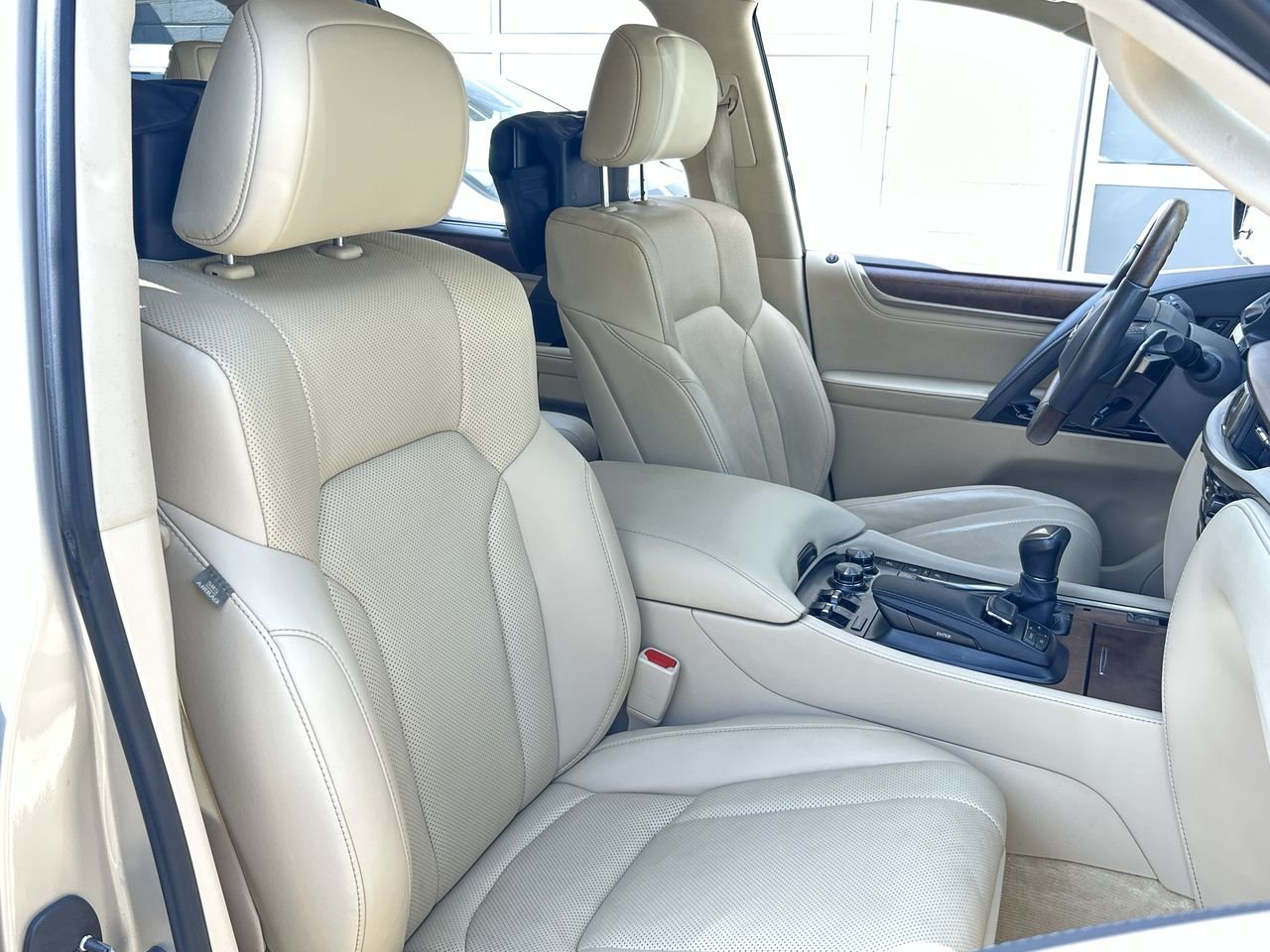 Used 2016 Satin Cashmere Met Lexus 570 image 34
