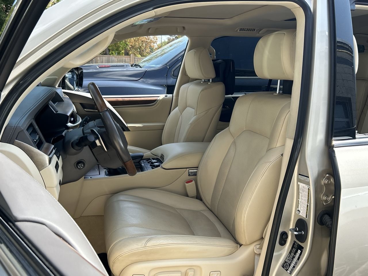 Used 2016 Satin Cashmere Met Lexus 570 image 19