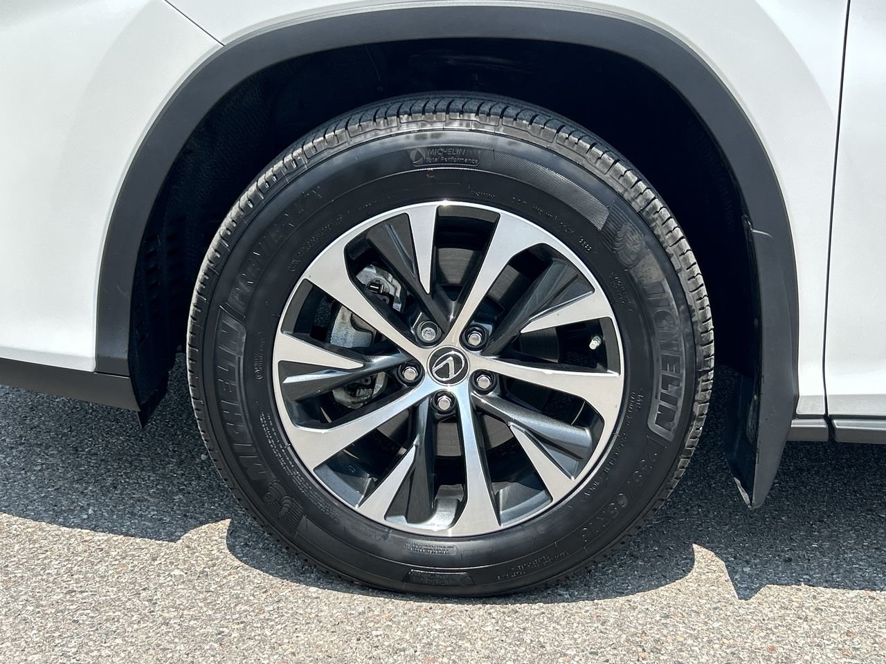 Used 2022 White Lexus 350 image 18