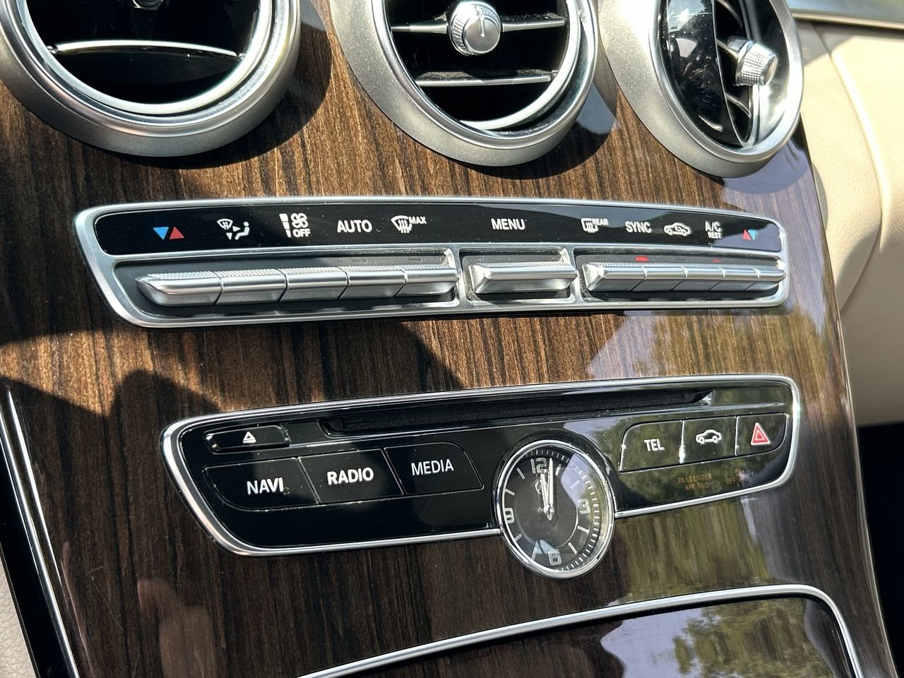 Used 2015 Brown Mercedes-Benz 4MATIC image 27