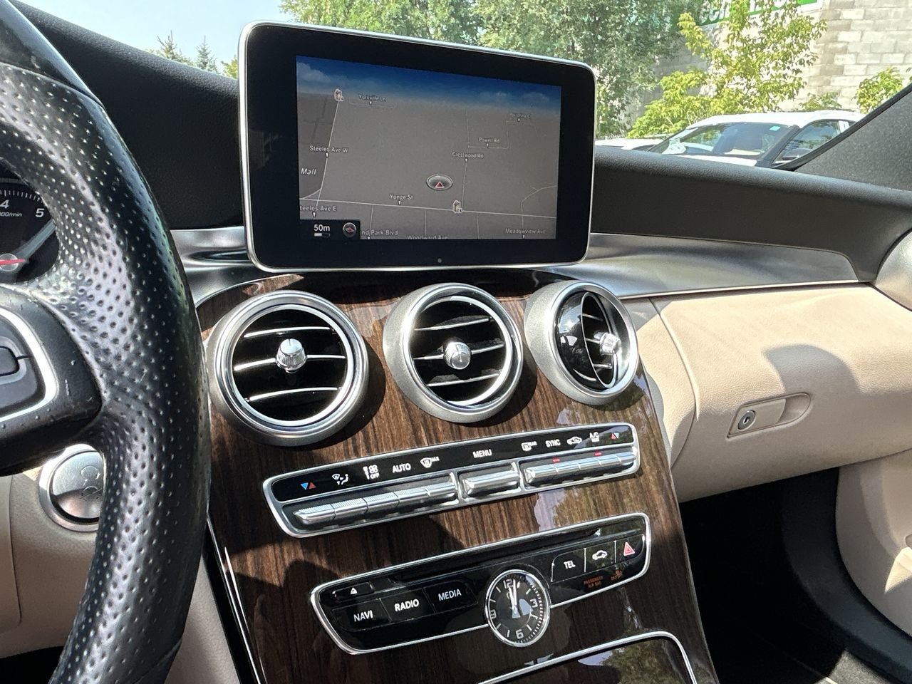Used 2015 Brown Mercedes-Benz 4MATIC image 29