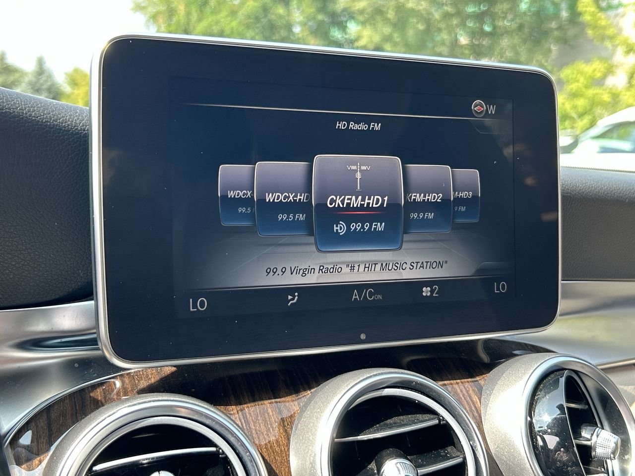 Used 2015 Brown Mercedes-Benz 4MATIC image 24