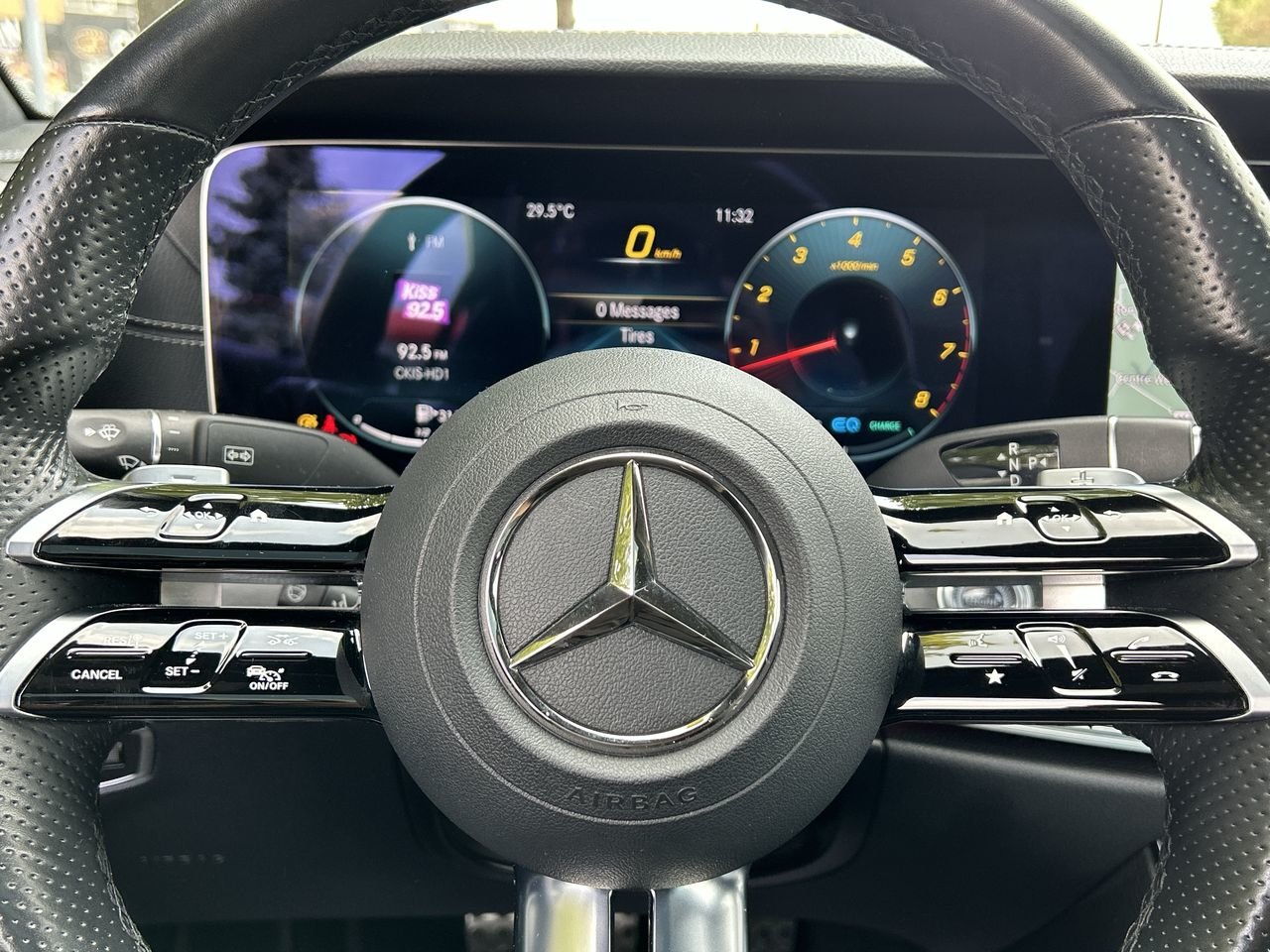Used 2021 Black Mercedes-Benz 4MATIC image 22