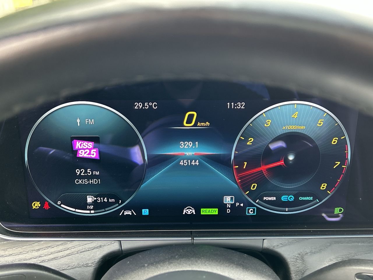Used 2021 Black Mercedes-Benz 4MATIC image 23