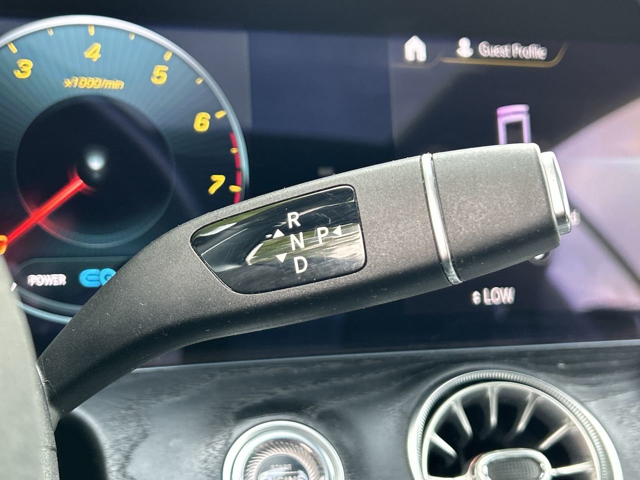 Used 2021 Black Mercedes-Benz 4MATIC image 28