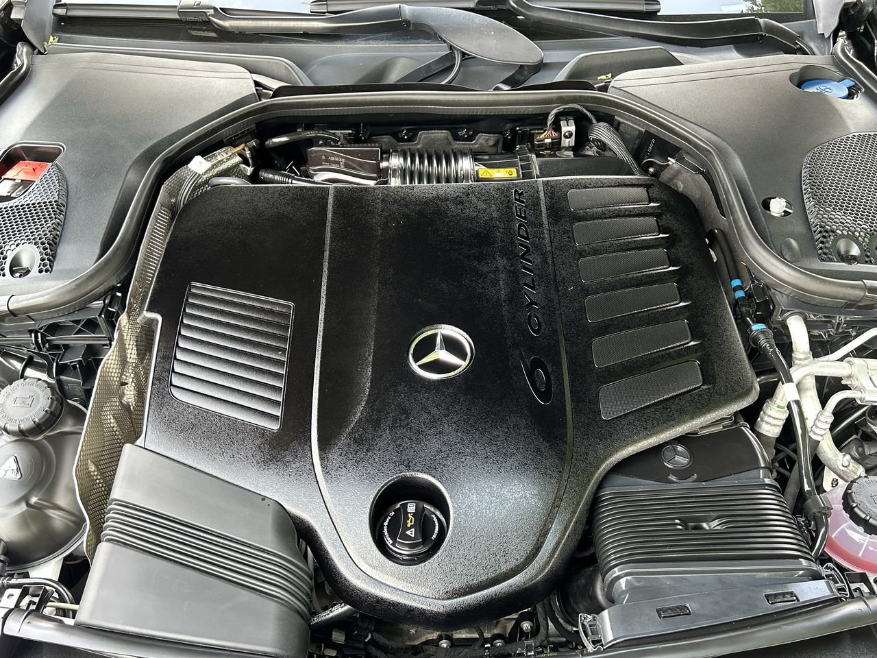 Used 2021 Black Mercedes-Benz 4MATIC image 34