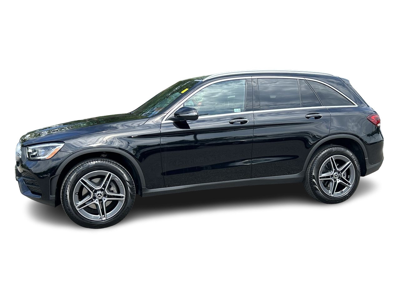 Used 2022 Black Mercedes-Benz 4MATIC image 4