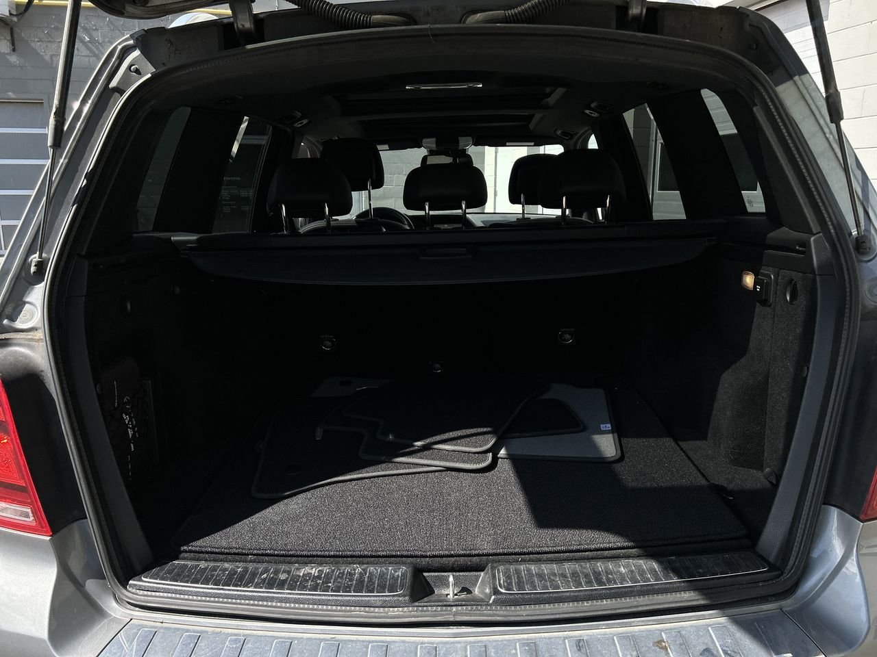 Used 2014 grey Mercedes-Benz BlueTEC image 32