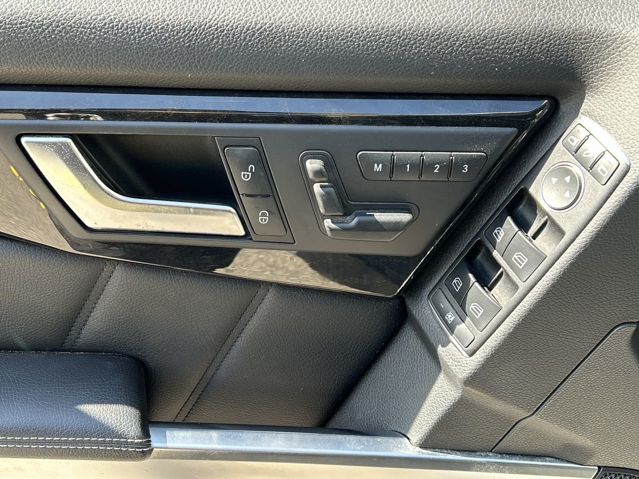 Used 2014 grey Mercedes-Benz BlueTEC image 21