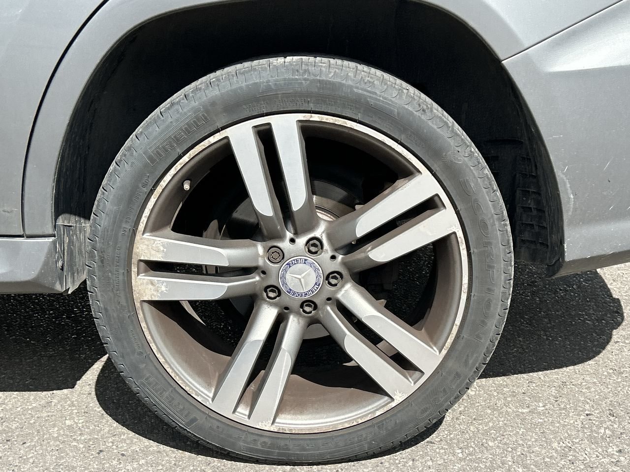 Used 2014 grey Mercedes-Benz BlueTEC image 18