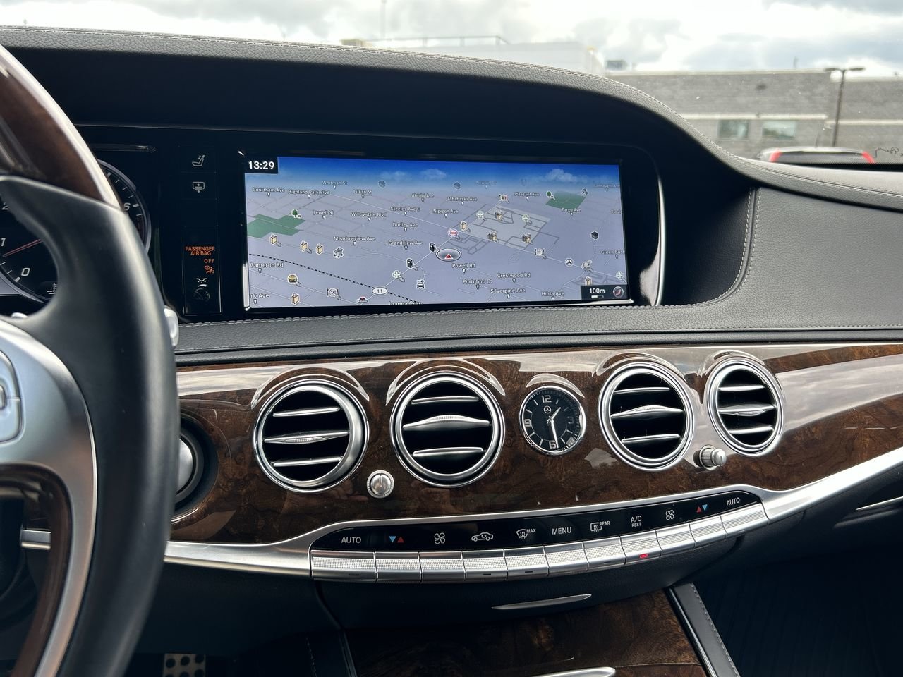 Used 2017 Black Mercedes-Benz 4MATIC image 29