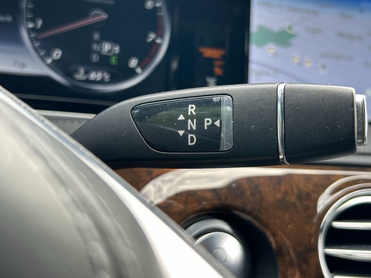Used 2017 Black Mercedes-Benz 4MATIC image 28
