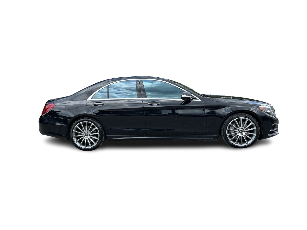 Used 2017 Black Mercedes-Benz 4MATIC image 13