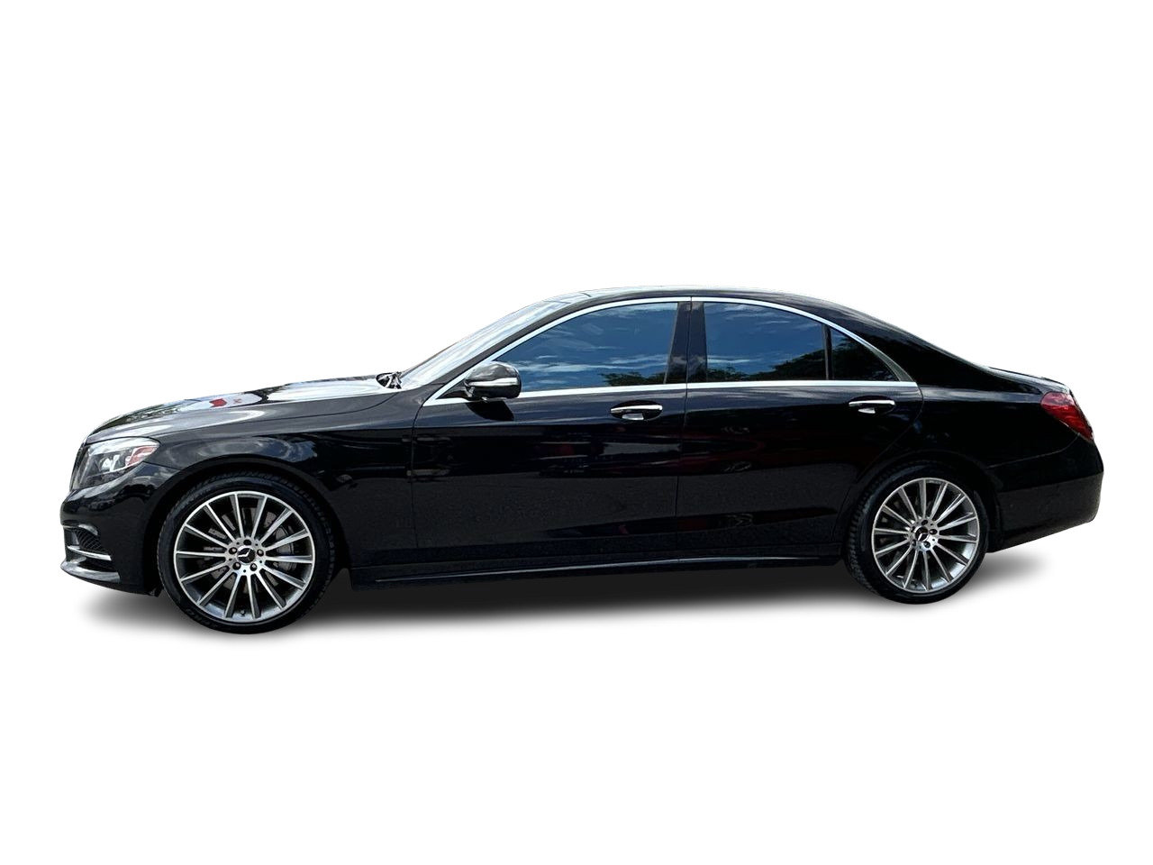 Used 2017 Black Mercedes-Benz 4MATIC image 4