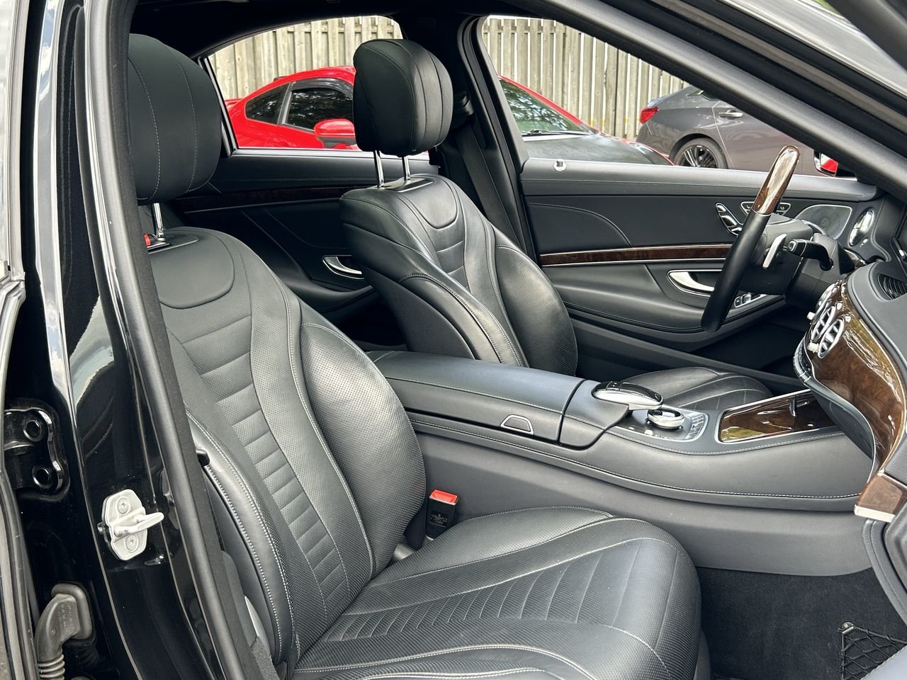 Used 2017 Black Mercedes-Benz 4MATIC image 33