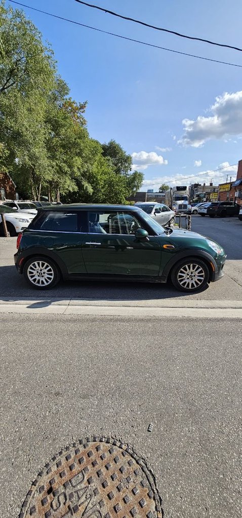 Used 2016 Green MINI 3 Door image 3