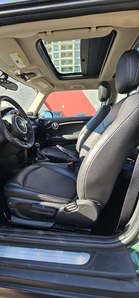Used 2016 Green MINI 3 Door image 7