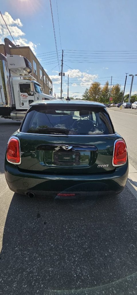 Used 2016 Green MINI 3 Door image 4