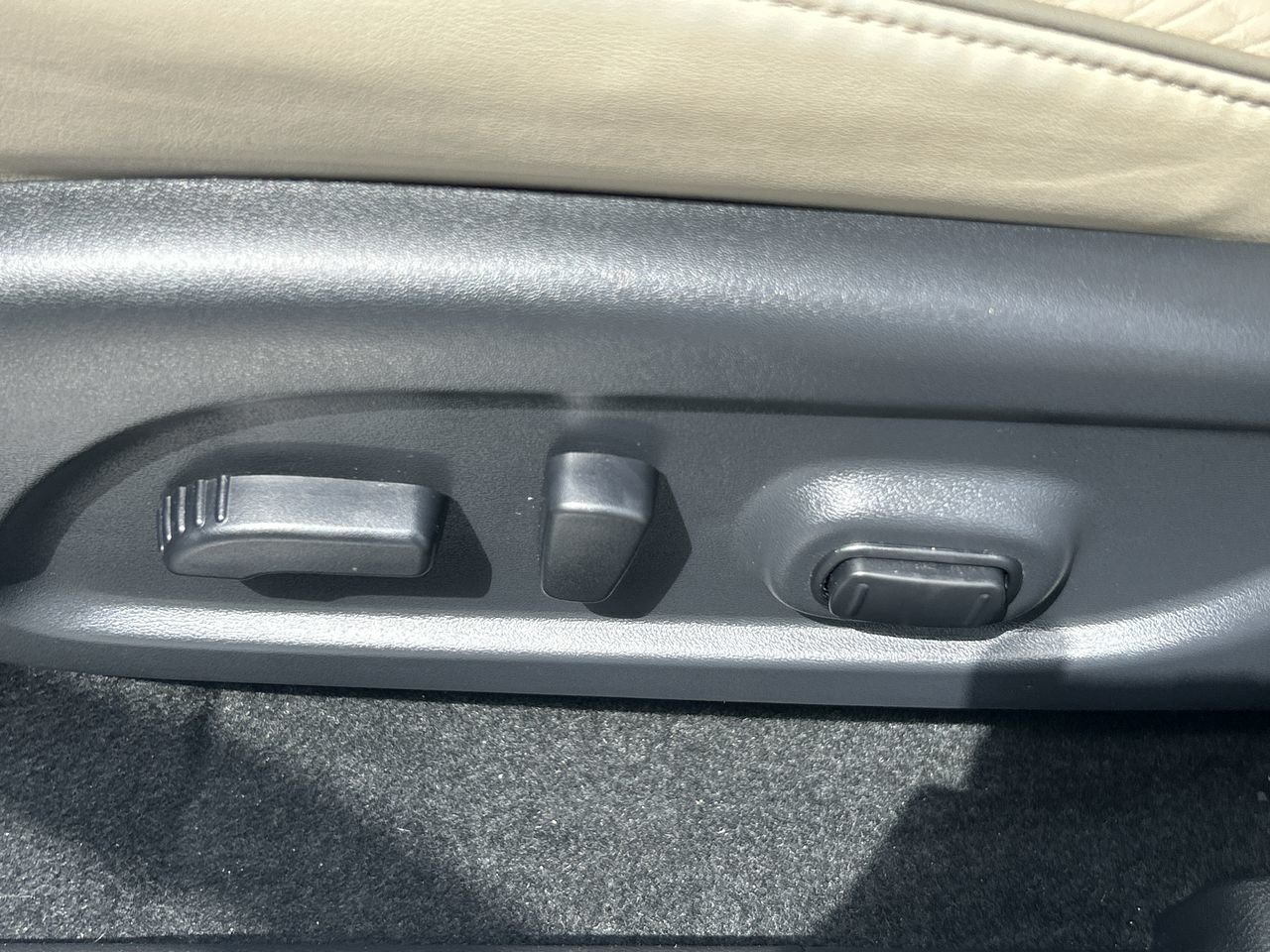 Used 2020 ORANGE Nissan Platinum image 20