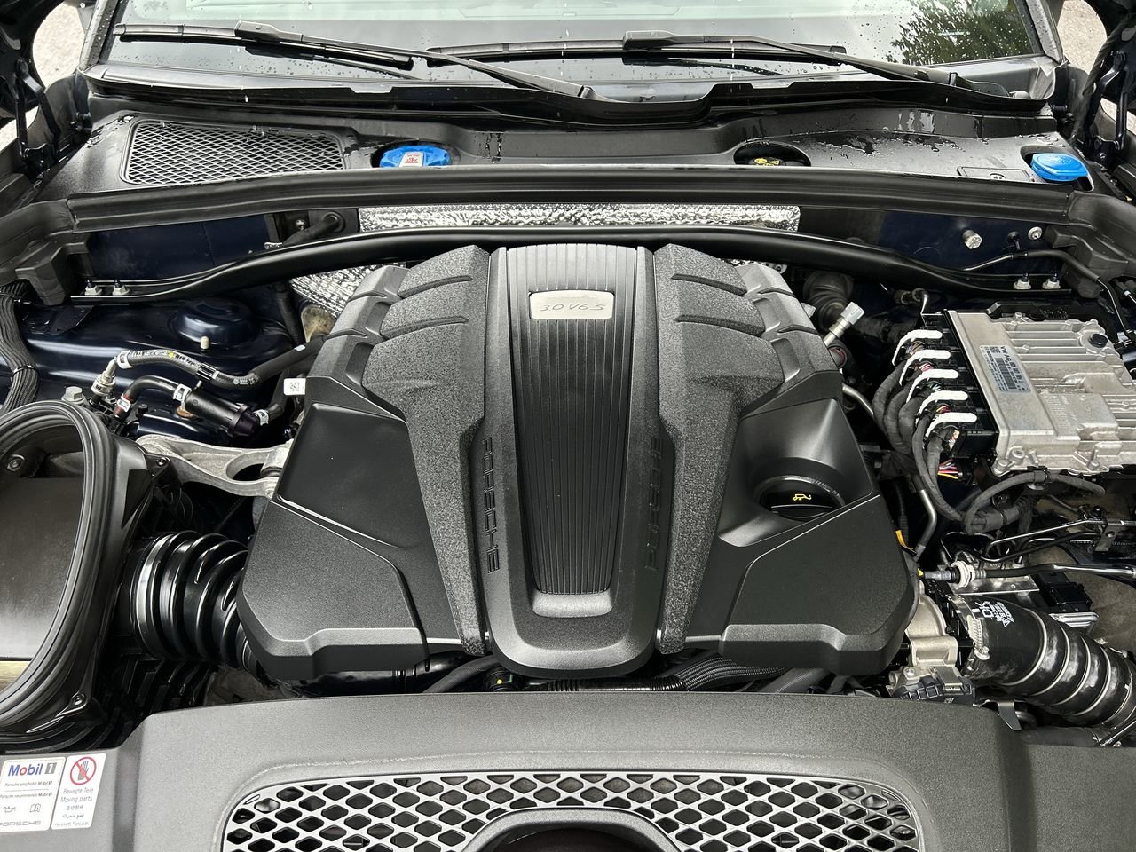 Used 2021 Night Blue Met Porsche S image 34