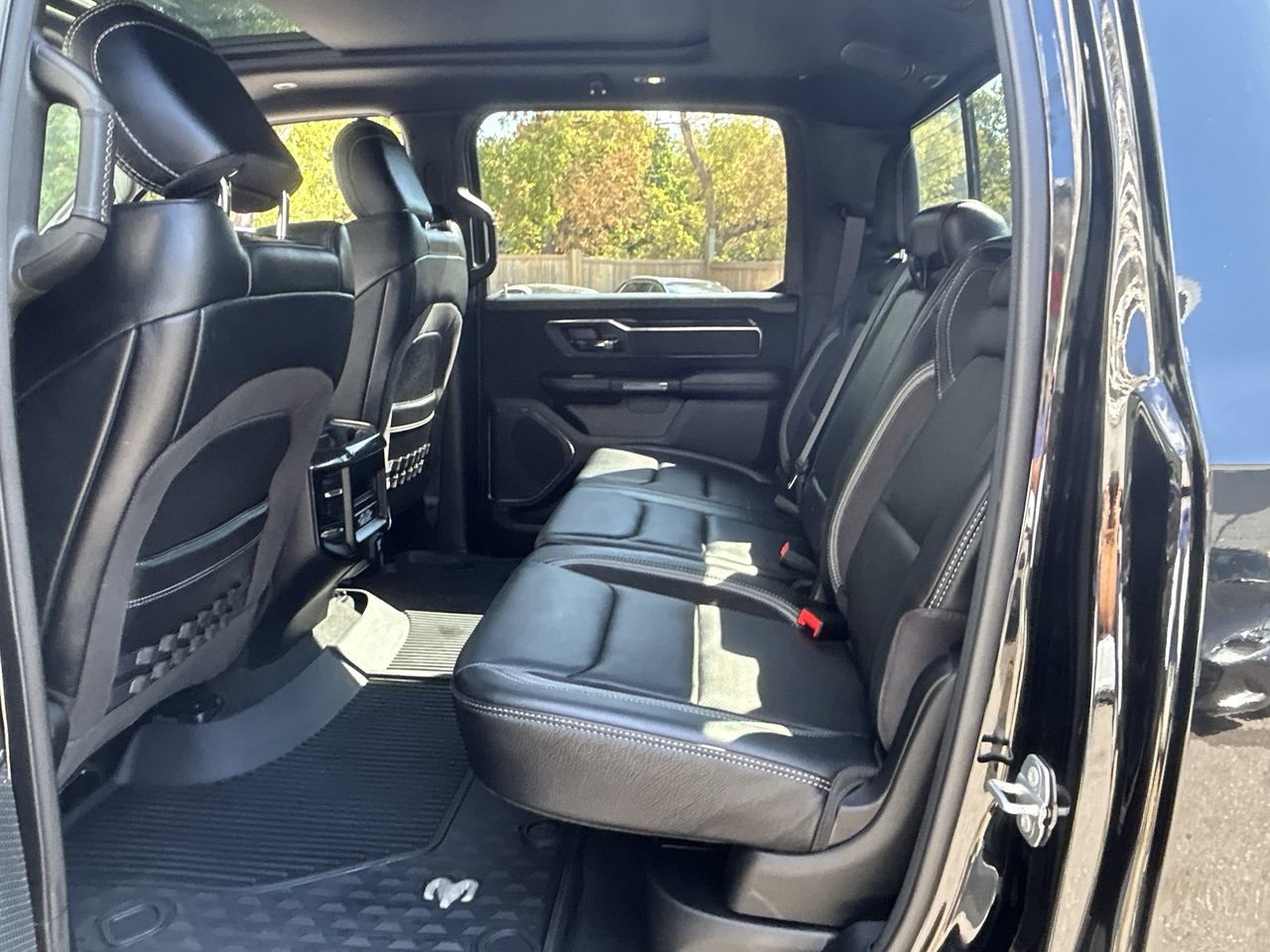 Used 2022 Granite Crystal (MET) / Diamond Black Crystal P.C. Ram Crew Cab image 31