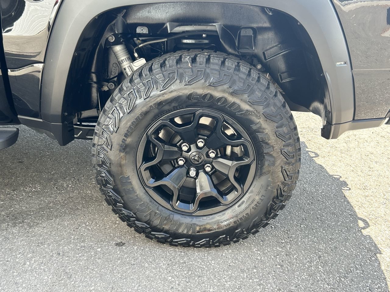 Used 2022 Granite Crystal (MET) / Diamond Black Crystal P.C. Ram Crew Cab image 18