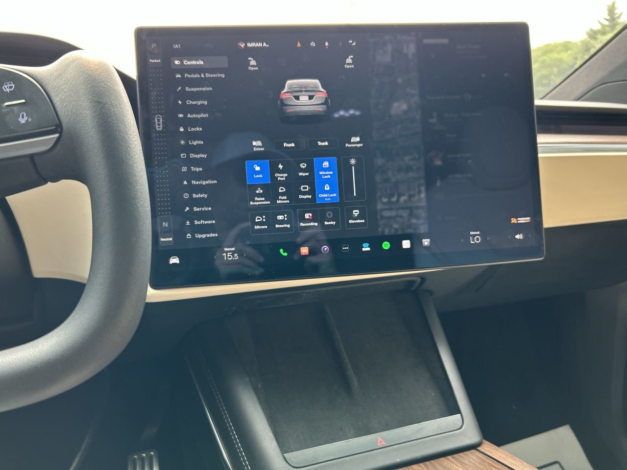 Used 2022 Black Tesla  image 29