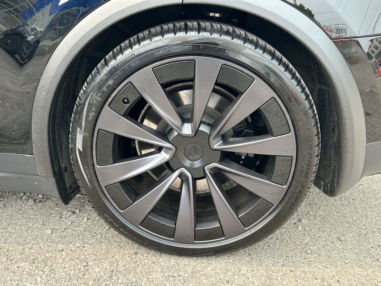 Used 2022 Black Tesla  image 18