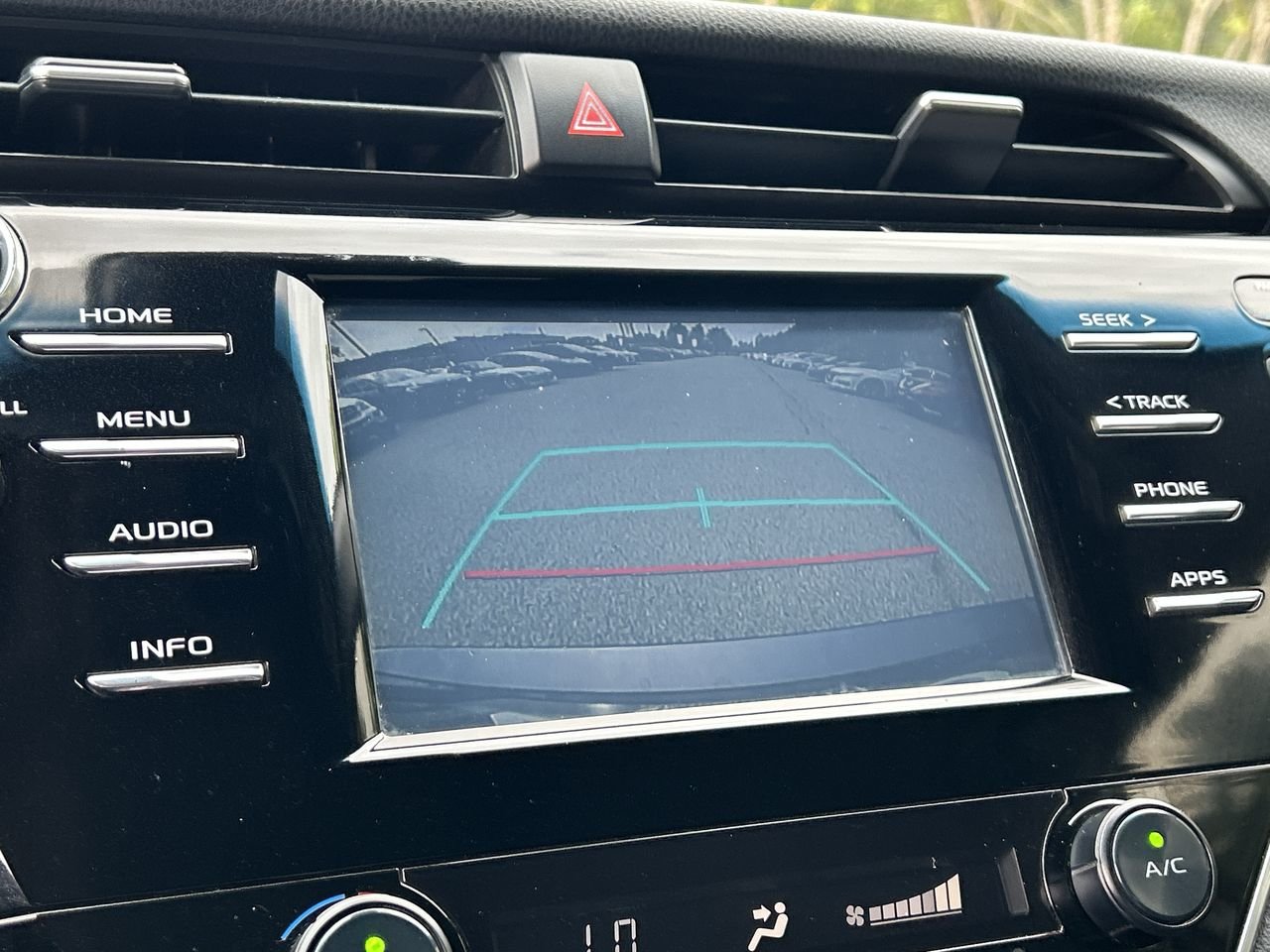 Used 2018 Pre-Dawn Grey Mica Toyota SE image 25