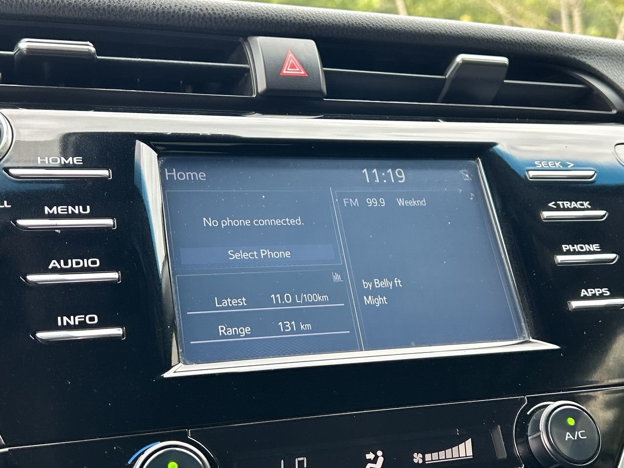 Used 2018 Pre-Dawn Grey Mica Toyota SE image 26