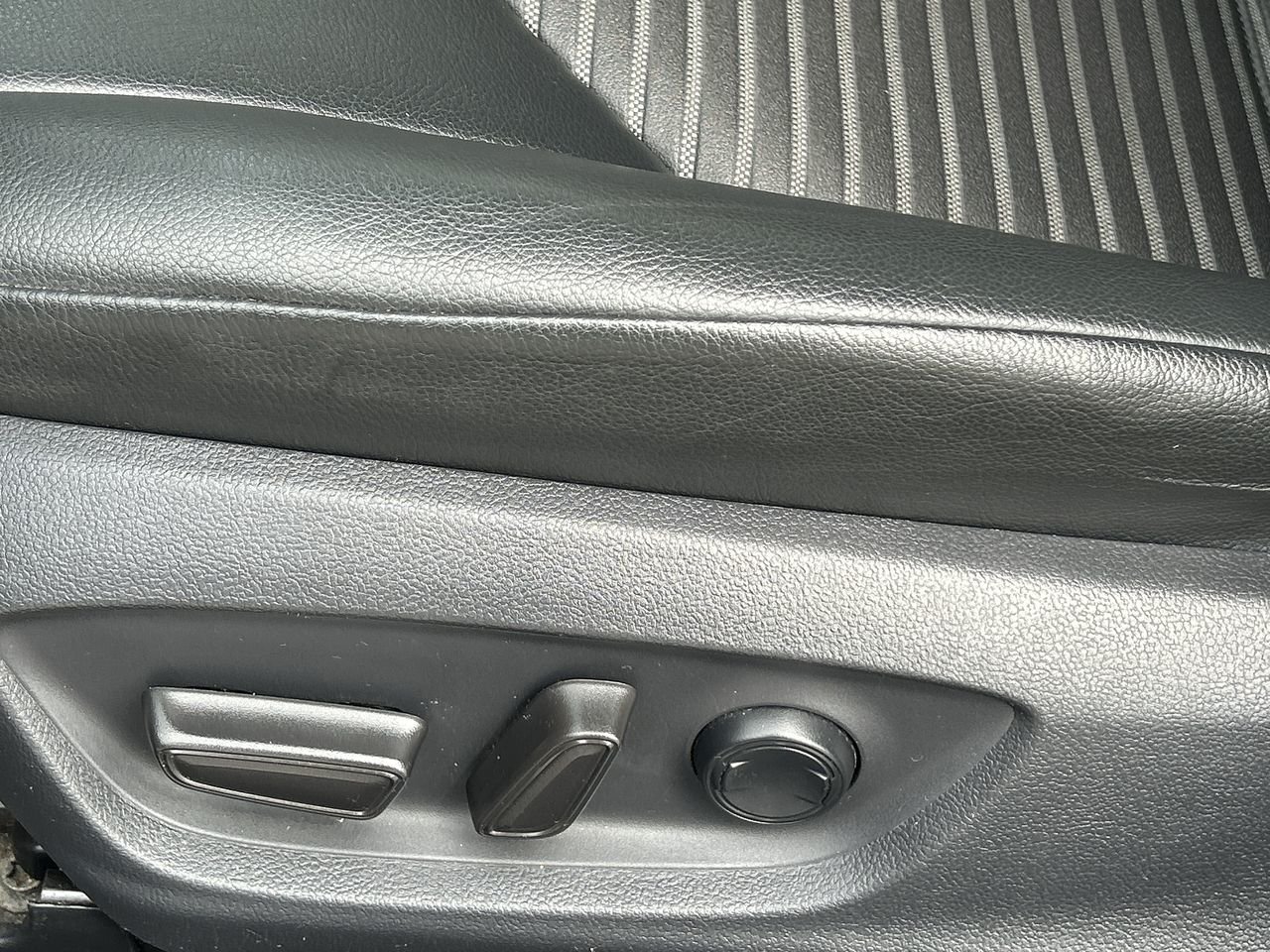 Used 2018 Pre-Dawn Grey Mica Toyota SE image 20