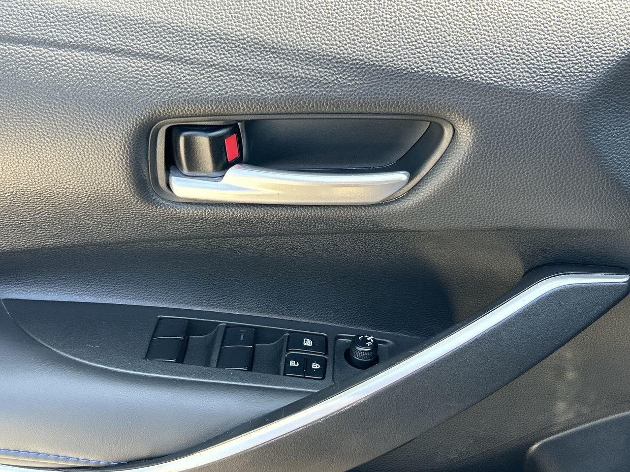 Used 2022 Blue Crush Metallic Toyota SE image 21
