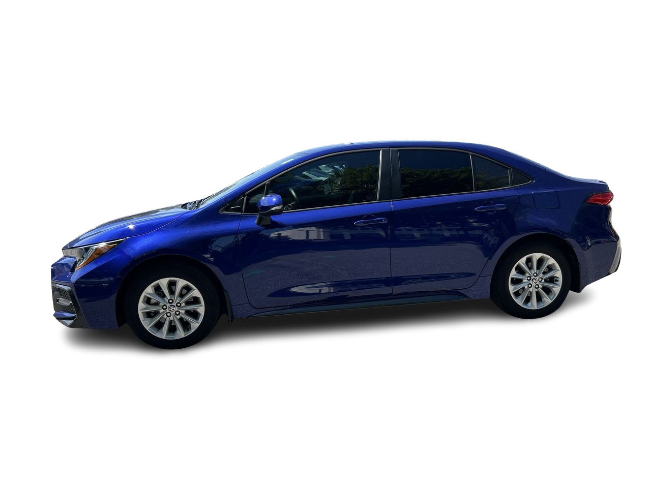 Used 2022 Blue Crush Metallic Toyota SE image 4