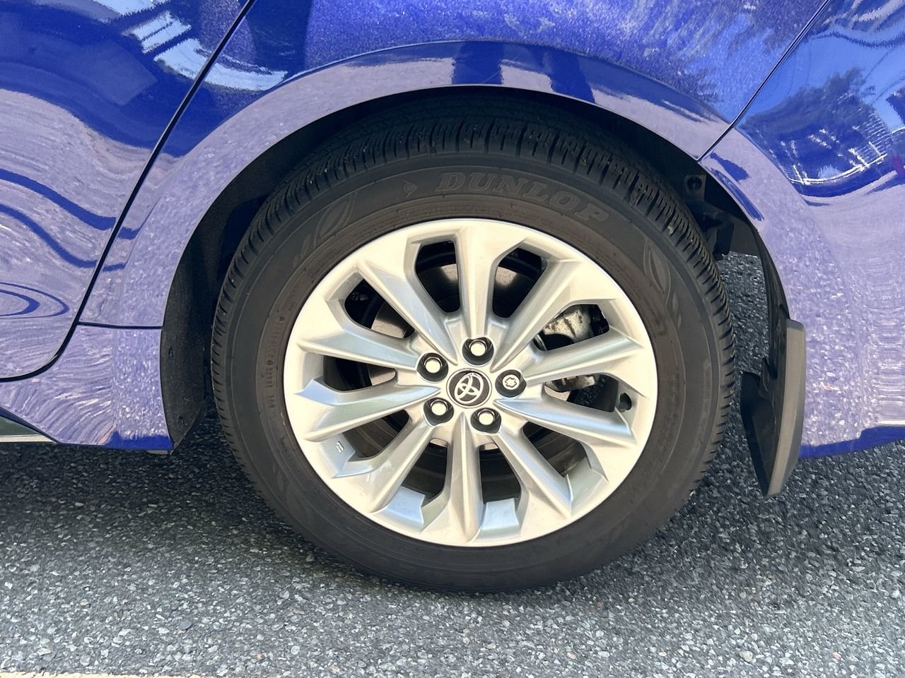 Used 2022 Blue Crush Metallic Toyota SE image 18