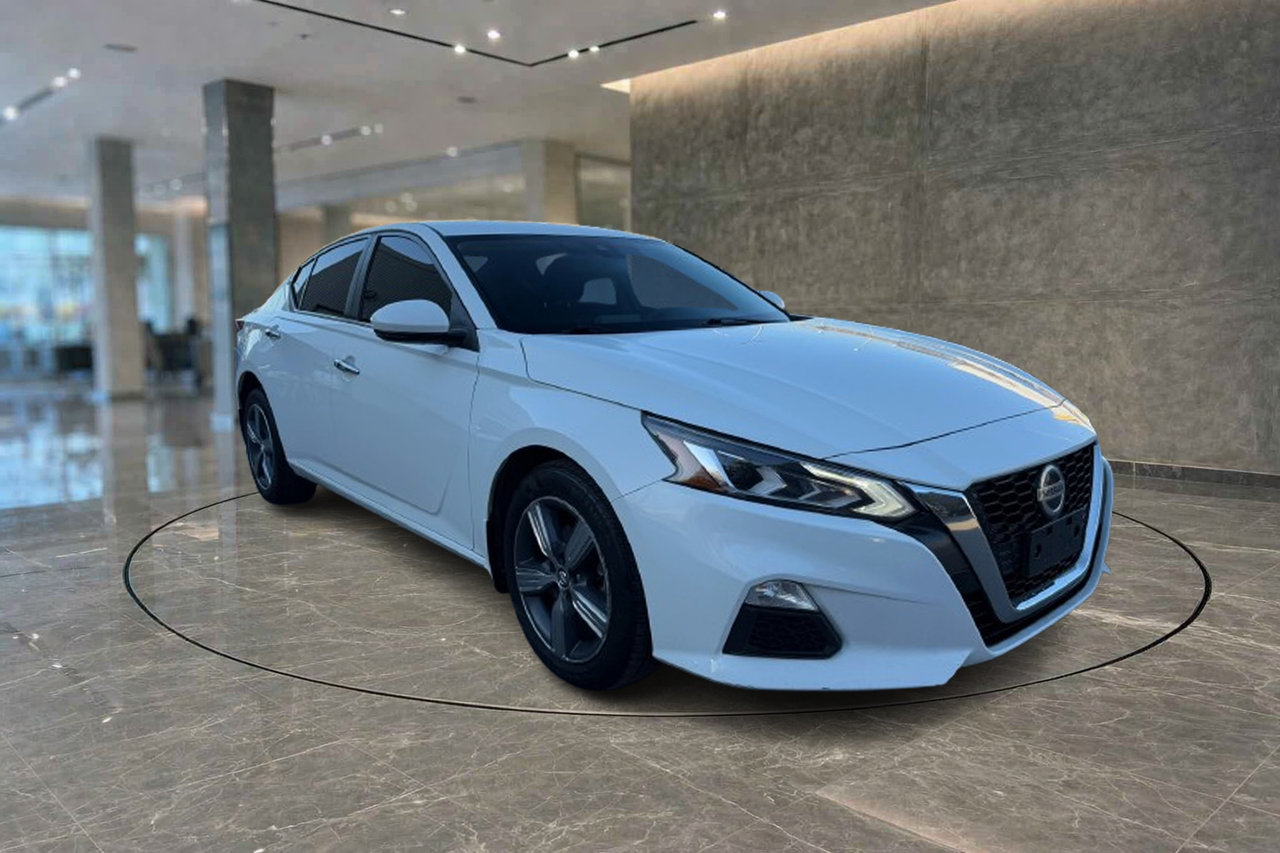 White 2021 Nissan Altima Sedan Automatic
