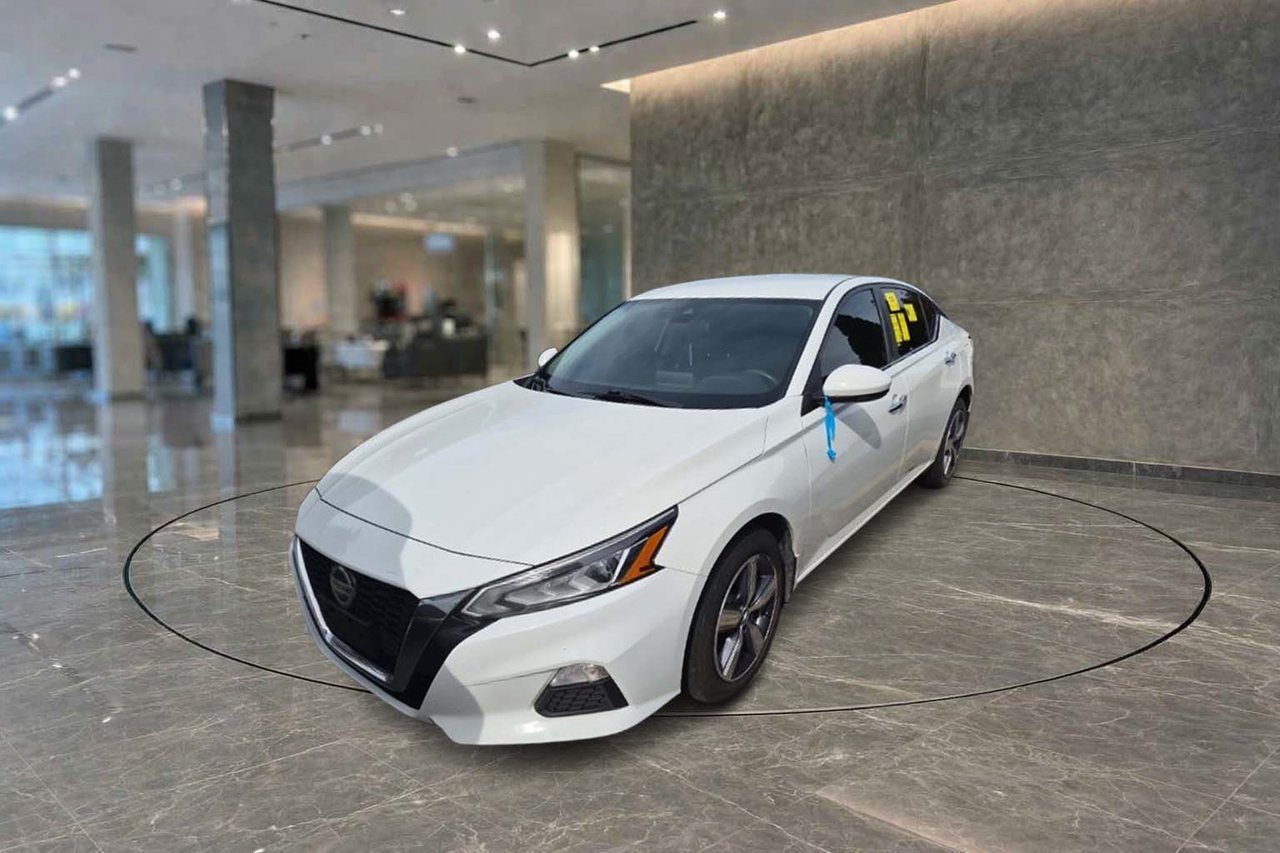 White 2021 Nissan Altima Sedan Automatic